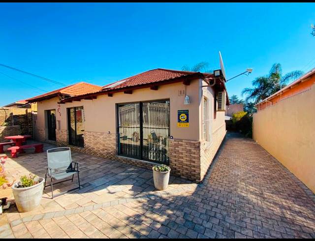 5 BEDROOM HOUSE FOR SALE IN KENSINGTON